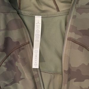 NWT Lululemon Hooded Define Jacket Nulu in camo